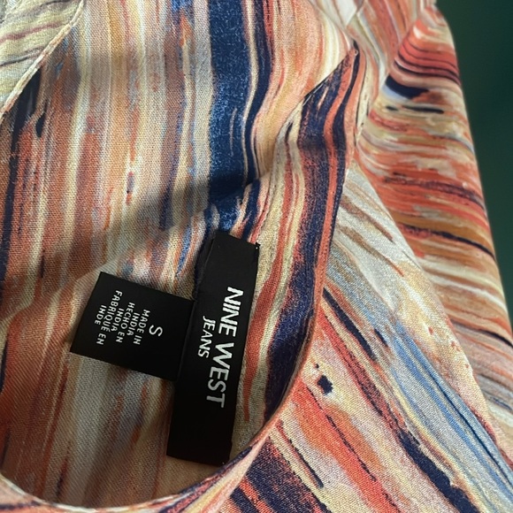 Nine West tunic button back sleeves - Picture 6 of 6